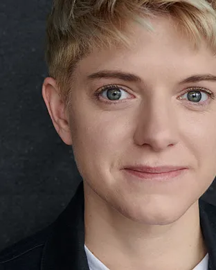 Mae Martin Los Angeles